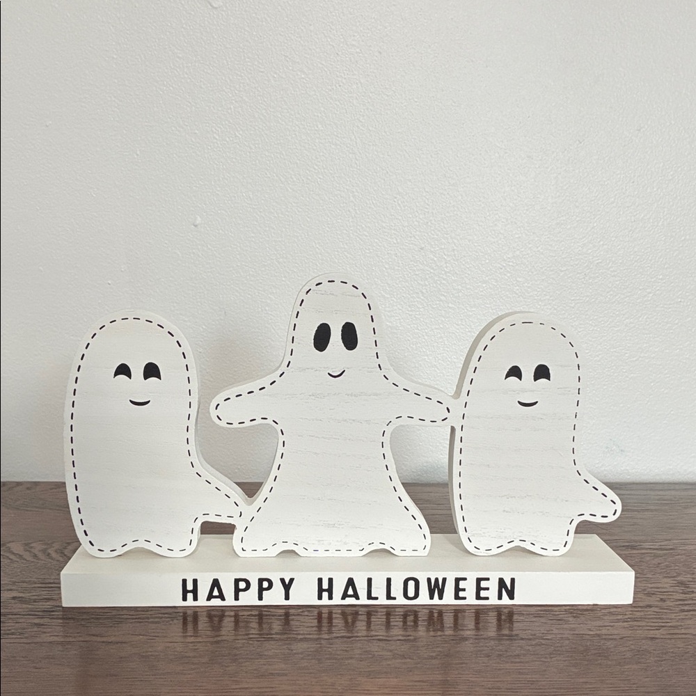 NWT- Happy Halloween- White Wooden Ghost Trio Decoration Sign 👻